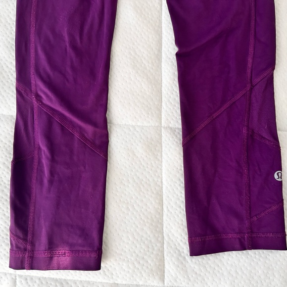 Lululemon Purple Cropped Leggings Size 4 - Picture 3 of 9